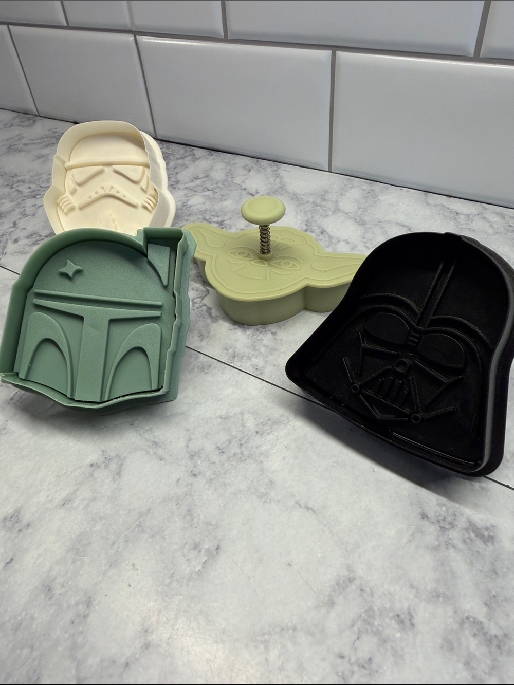 Williams Sonoma 4pk Star Wars Push Cookie Cutters